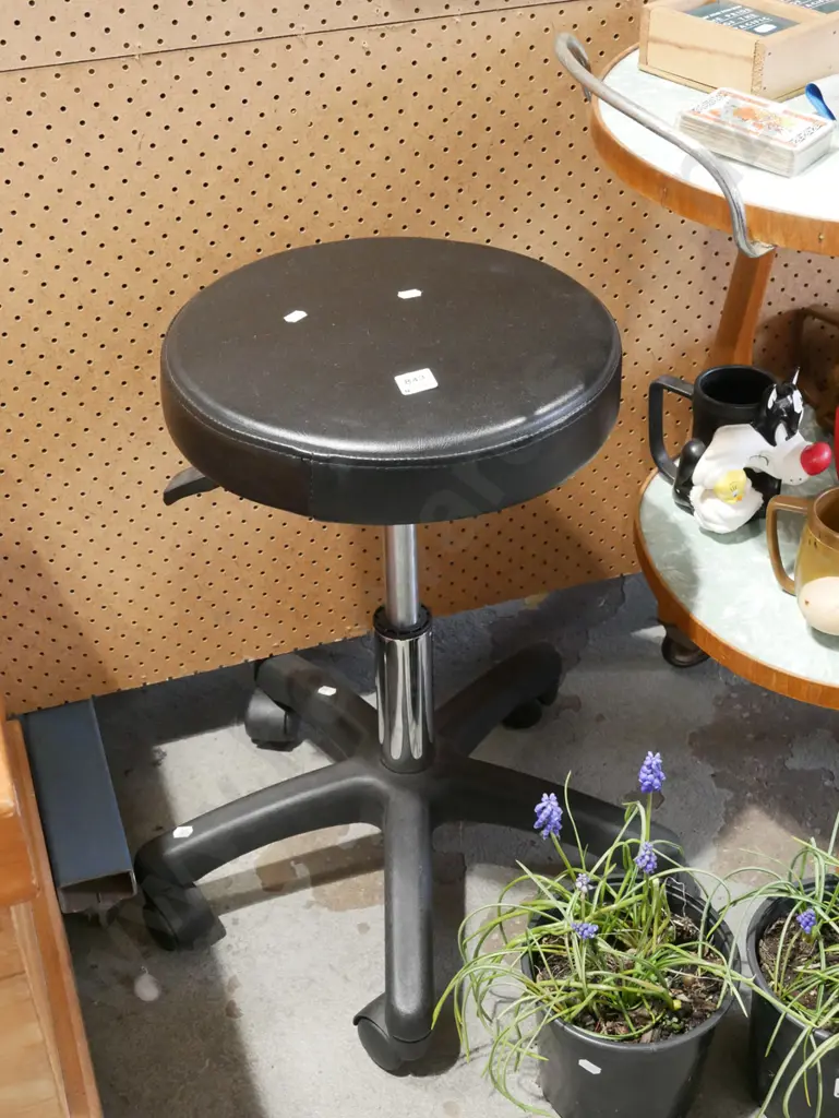 vinyl stool Image 1++