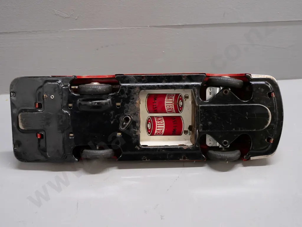 Japanese retro tin toy fire truck, marked Linemar Toys Japan - some paint wear, missing red dome from cab, would likely Image 1++