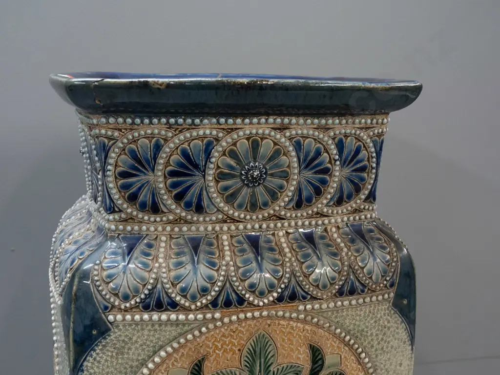 antique large Royal Doulton Lambeth salt-glazed urn vase with sgraffito floral decoration, incised GTH and '610' mark on Image 1++