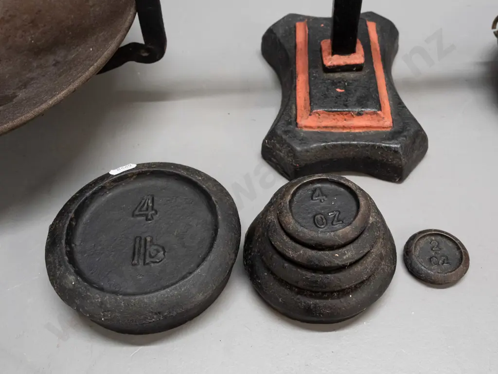 vintage cast metal balance scales with large tin pan, 6 cast iron weights to 4 lb. - scale markings have been painted, Image 1++