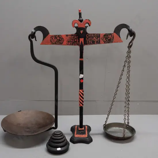 vintage cast metal balance scales with large tin pan, 6 cast iron weights to 4 lb. - scale markings have been painted,