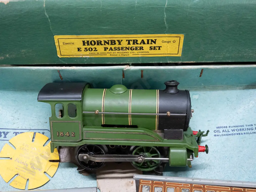 vintage Hornby 'O' gauge electric railway - E502 Passenger set in original box with some spare track - overall age wear, Image 1++