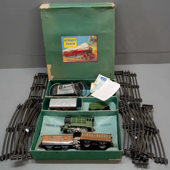 vintage Hornby 'O' gauge electric railway - E502 Passenger set in original box with some spare track - overall age wear,