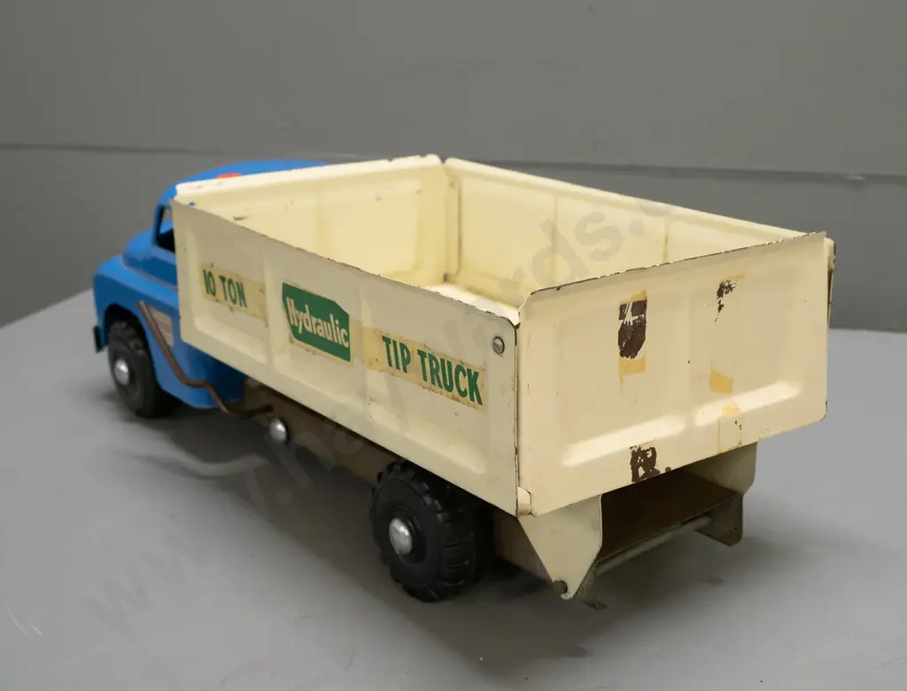 Lincoln  "10-Ton Hydraulic Tip Truck" with spring tipping mechanism, plastic wheels marked Lincoln - some Image 1++