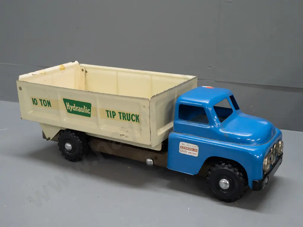 Lincoln  "10-Ton Hydraulic Tip Truck" with spring tipping mechanism, plastic wheels marked Lincoln - some Image 1++