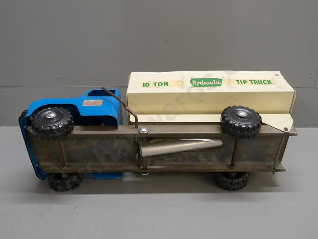 Lincoln  "10-Ton Hydraulic Tip Truck" with spring tipping mechanism, plastic wheels marked Lincoln - some Image 1++
