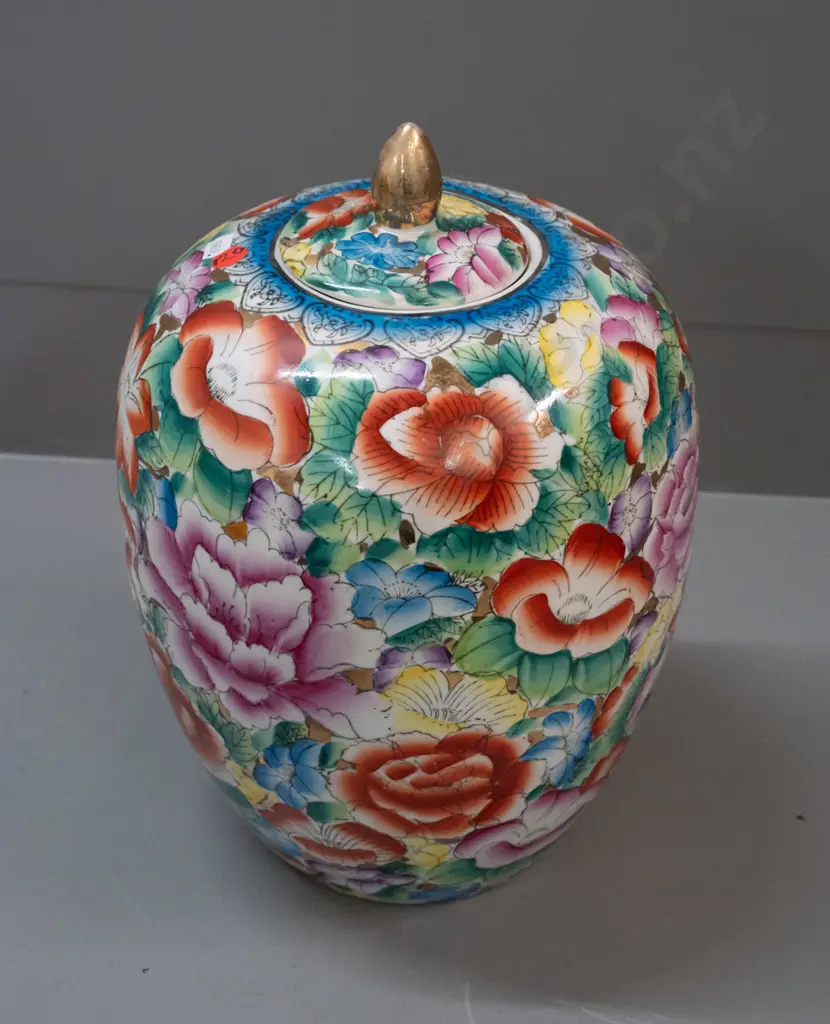 large Chinese lidded canister with floral and gilt decoration, gilded finial knob on lid, no maker's marks - some wear Image 1++
