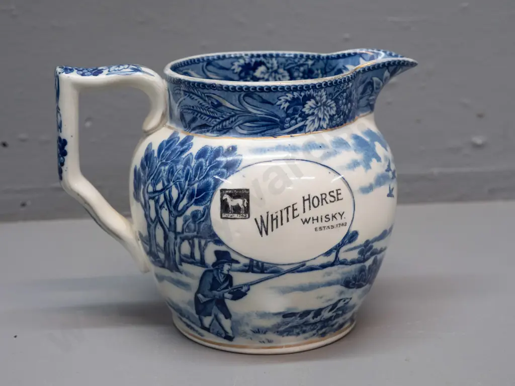 Shelley English blue & white transferware White Horse whisky jug with hunting motifs H-130 W-170 Image 1++