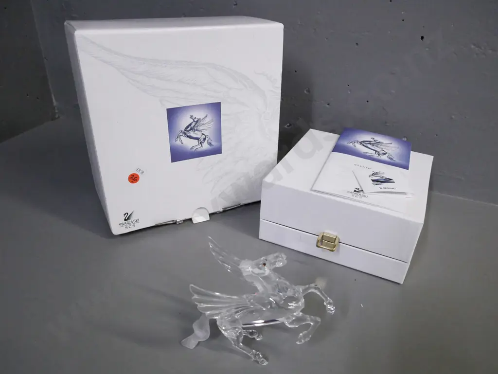 Swarovski "Fabulous Creatures" "Pegasus" 1998 figurine w/ original packaging. H-125 Image 1++