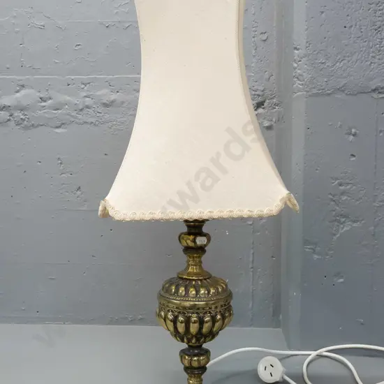 cast brass urn-shaped table lamp gadrooned decoration and square panelled shade H-710 Bottom of shade 280 x 280