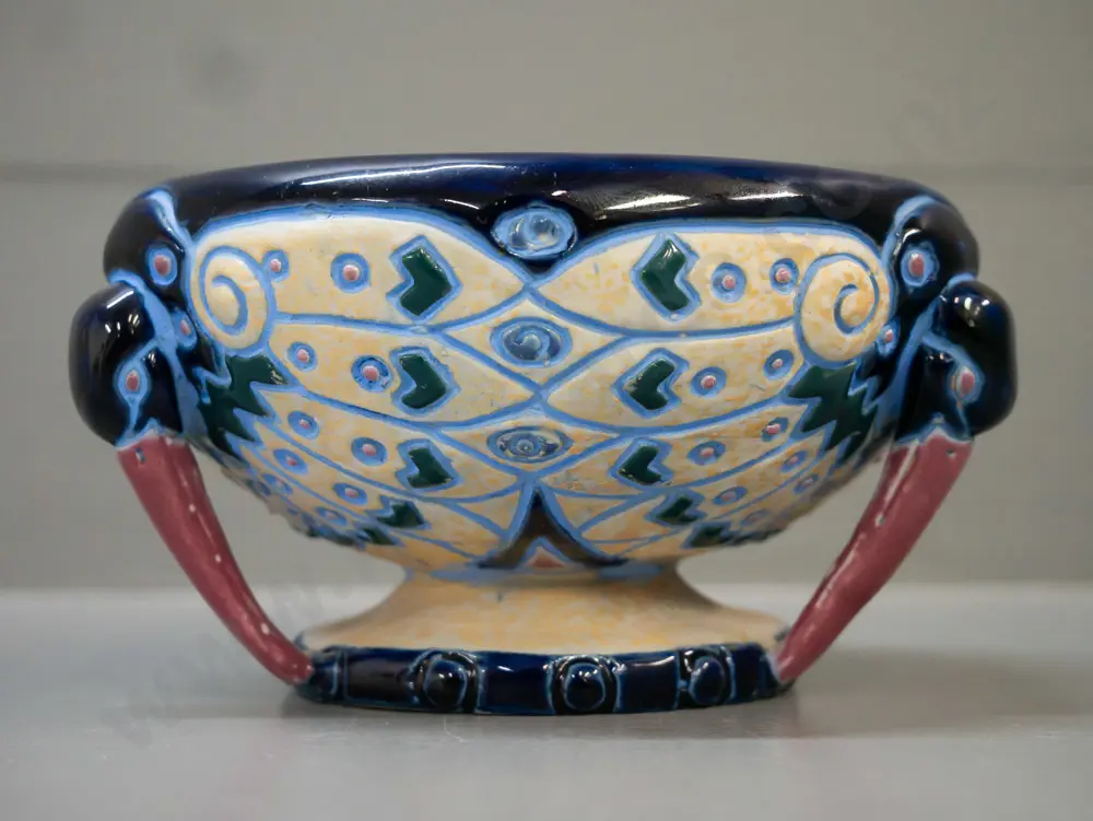 Small Amphora bowl made in Czechoslovakia w/ stylised bird motif & beak-shaped handles [some crazing to inside] H-75 Image 1++
