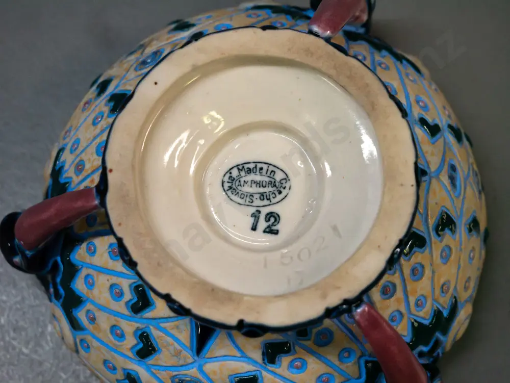 Small Amphora bowl made in Czechoslovakia w/ stylised bird motif & beak-shaped handles [some crazing to inside] H-75 Image 1++