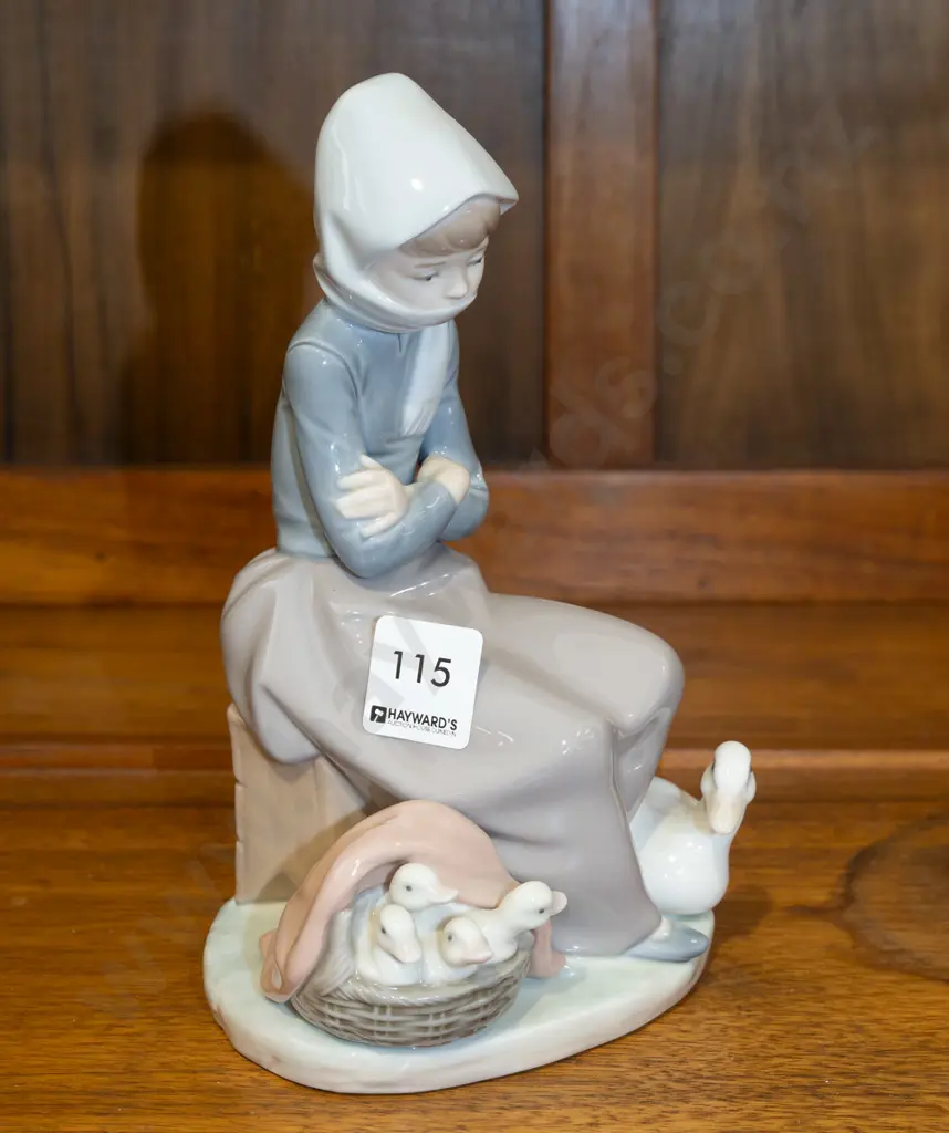 Lladro seated woman w/ ducks figurine H-210 Image 1++