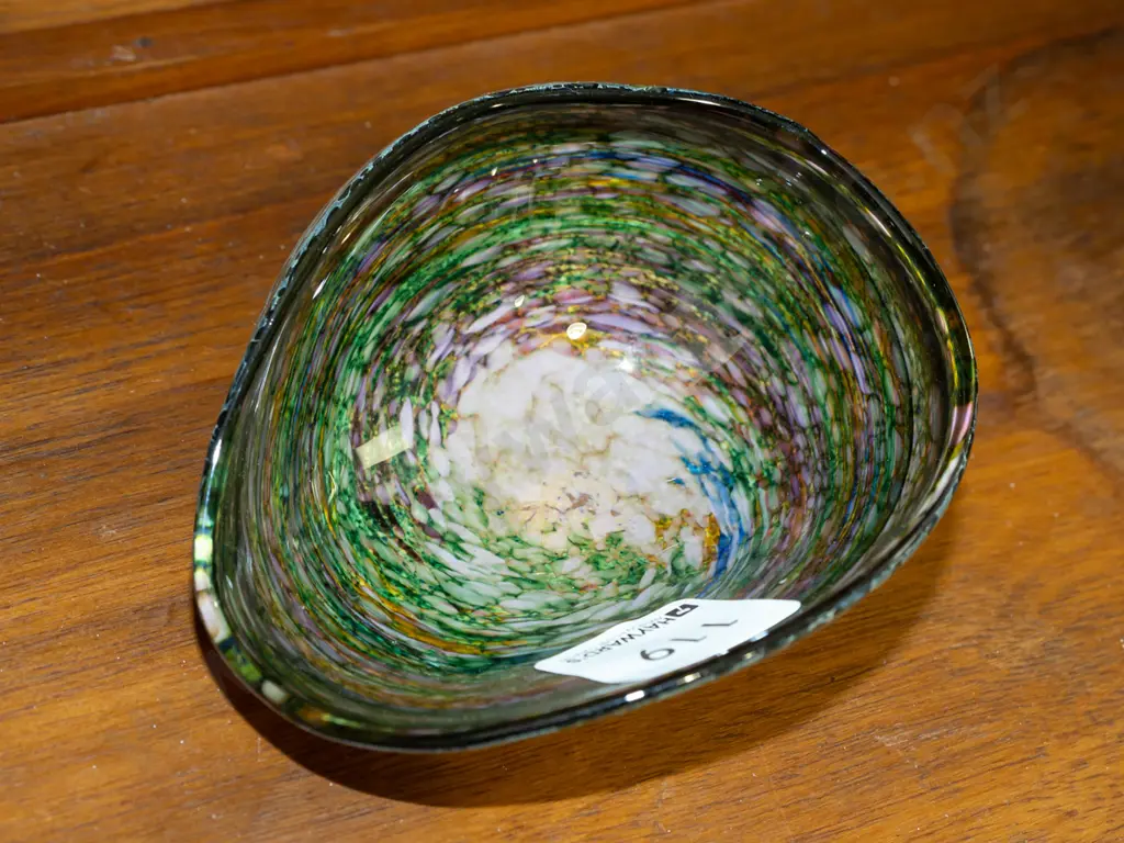 Hokitika Art Glass paua shell H-45 W-105 Image 1++