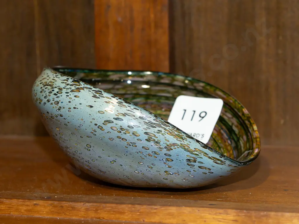 Hokitika Art Glass paua shell H-45 W-105 Image 1++