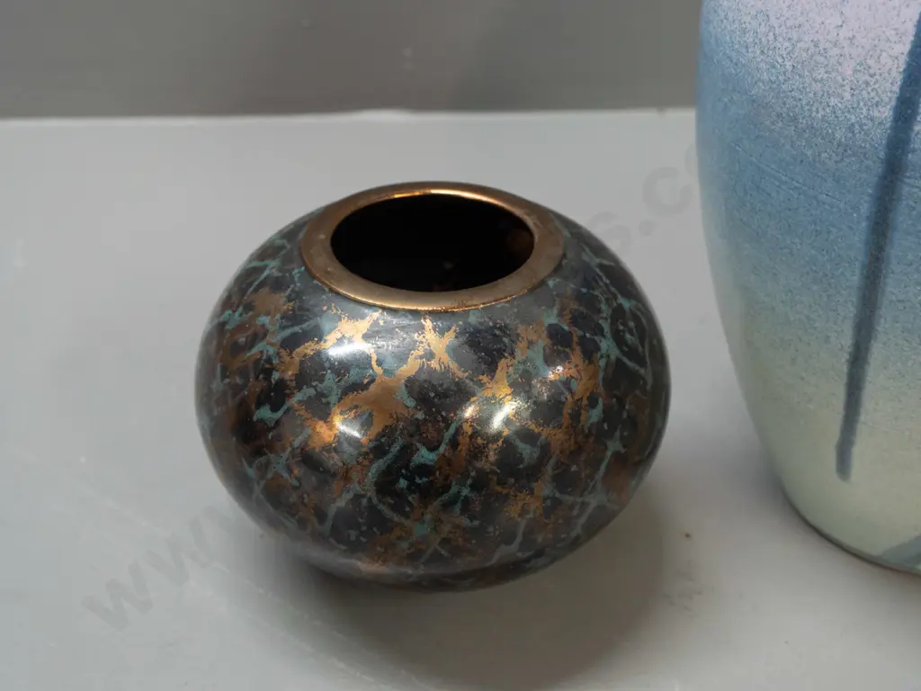 2 studio pottery vases - Peter Collis squat blue and gold H-110 with label on base and larger marked Hill-Scully H-300 Image 1++