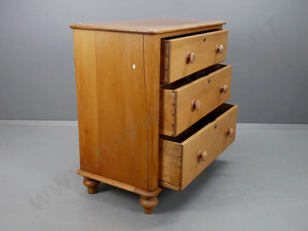 New Zealand colonial kauri 3-drawer round-cornered chest on bun feet w/brass locks and escutcheons, wooden knobs. Splits Image 1++