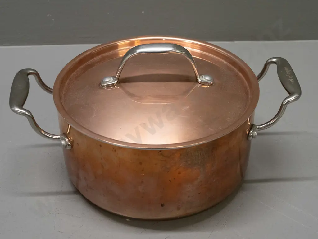 copper plated cooking pot - one handle marked "Art of Copper" H-160 W-290 across handles Image 1++