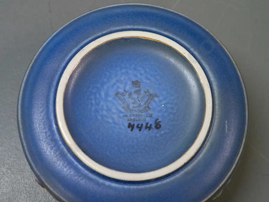 Royal Staffordshire cylindrical bowl w/ relief-moulded fruit & floral layout on cobalt blue ground H-70 D-170 Image 1++