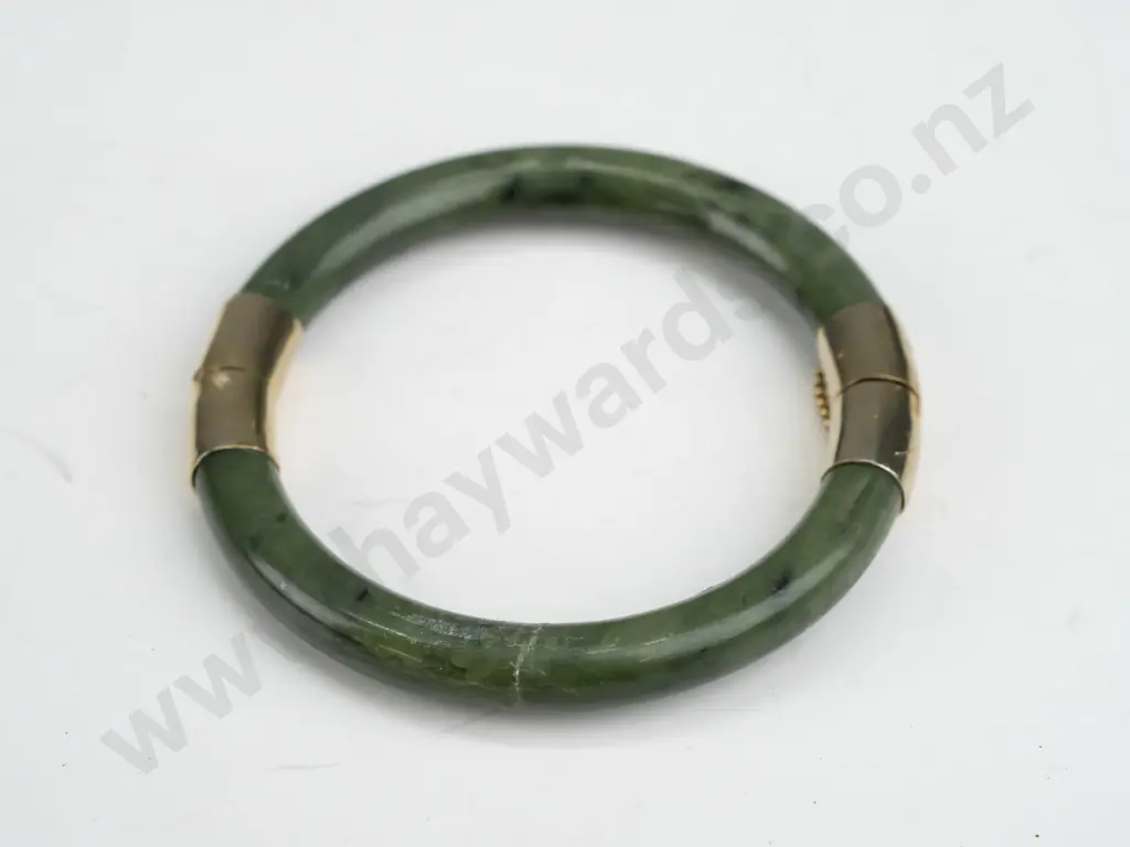 greenstone hinged bracelet with gold plated fittings Image 1++