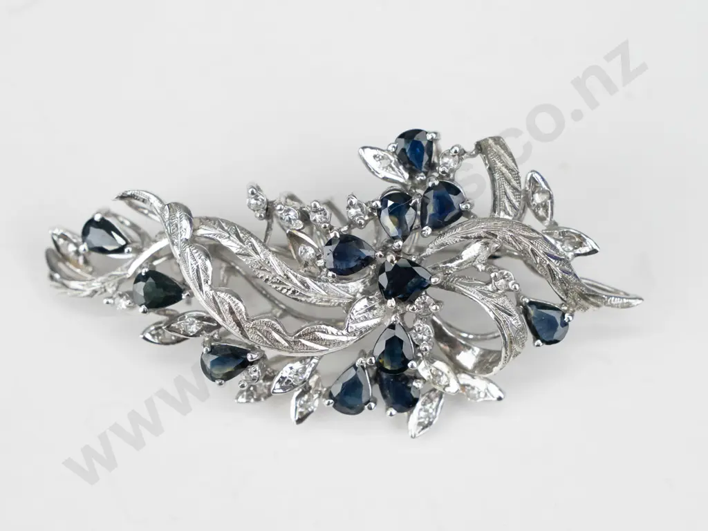 silver brooch with dark stones & cz stamped 925 Image 1++