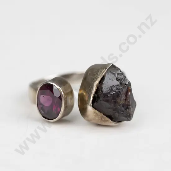 sterling silver garnet ring 5gm size Q