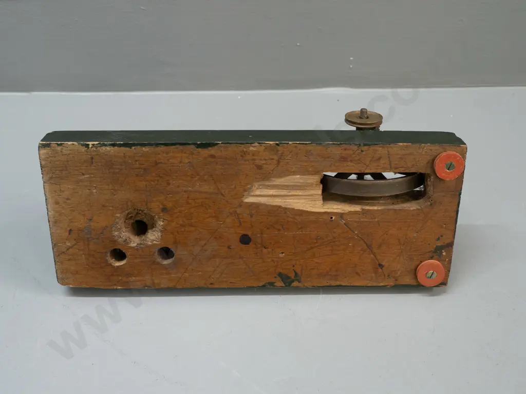 vintage stationery piston driven flywheel on wooden base, pulley wheel marked Meccano - age wear H-100 L-260 W-100 Image 1++