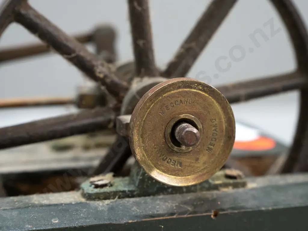 vintage stationery piston driven flywheel on wooden base, pulley wheel marked Meccano - age wear H-100 L-260 W-100 Image 1++