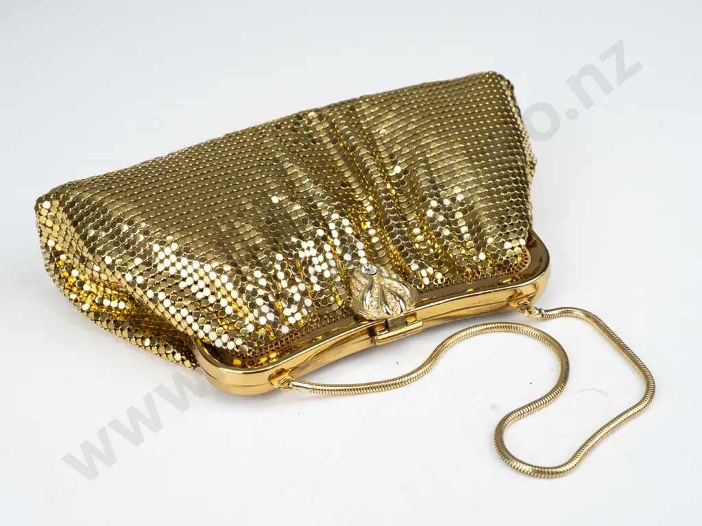 gold coloured sequin purse stamped 'mesh bags Whiting & Davis co 2940 made in USA' Image 1++