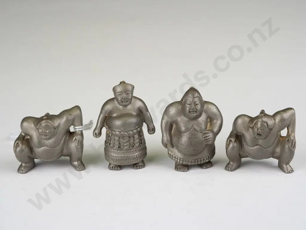 4 small heavy cast metal sumo wrestler figures - fine detailing, no maker's marks - tallest is H-55 Image 1++