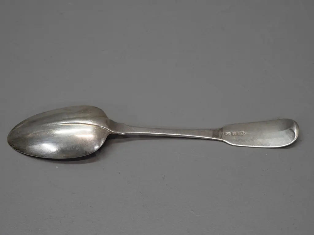 vintage hallmarked Irish silver large rat-tail spoon with engraved stag's head crest to handle - 78 grams - dent to bowl Image 1++