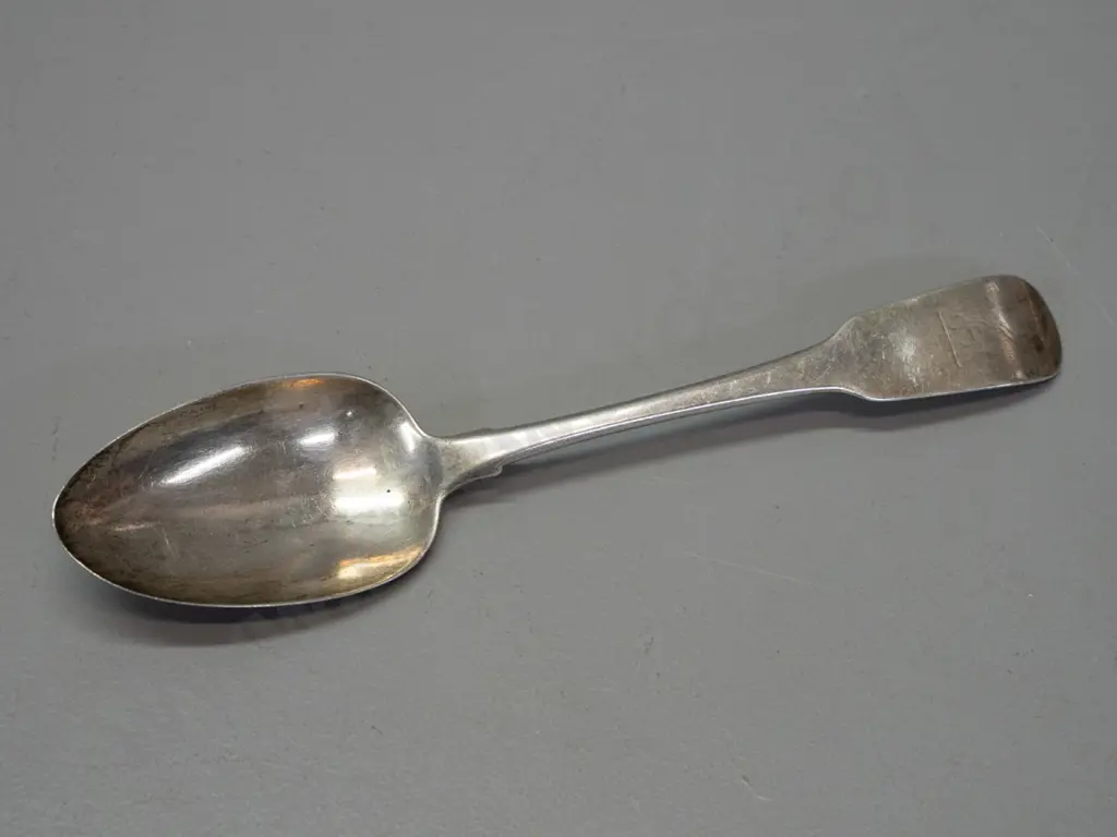 vintage hallmarked Irish silver large rat-tail spoon with engraved stag's head crest to handle - 78 grams - dent to bowl Image 1++