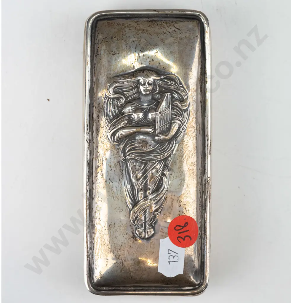 vintage sterling silver trinket box with relief nouveau style figure in hinged lid - hallmarked w/date code 'd' for 1903 Image 1++