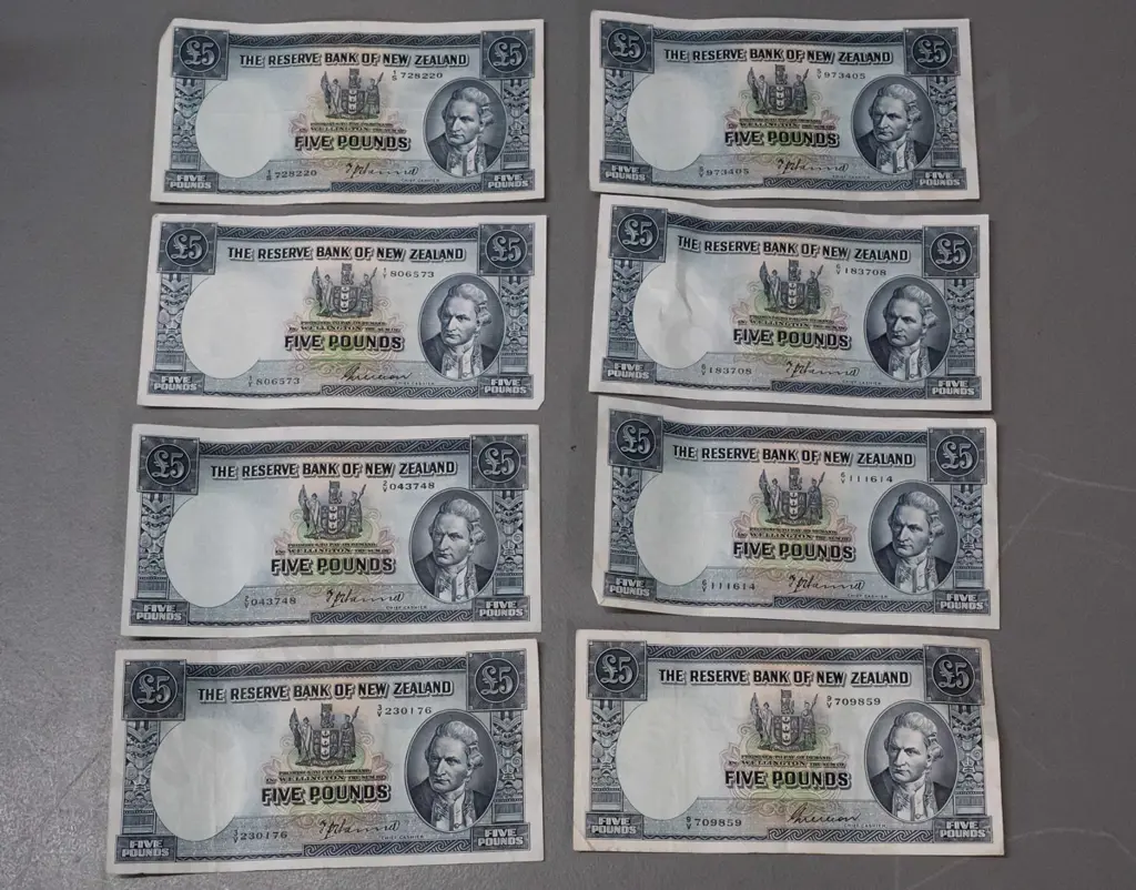 8 Reserve Bank of New Zealand 5 pound notes - varying conditions, some usage wear Image 1++