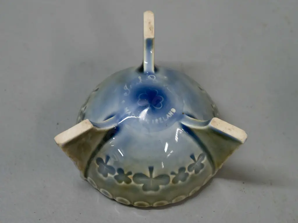 polished lapis lazuli sphere in Irish porcelain 3-footed bowl / stand - sphere approx. D-70 Image 1++