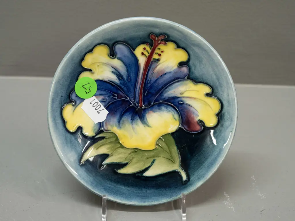 Moorcroft pin dish blue & yellow hibiscus pattern D-115 Image 1++