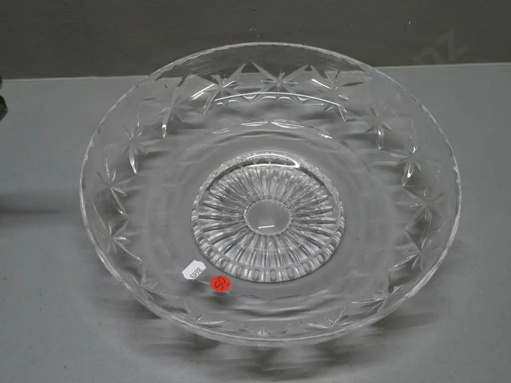 Stuart crystal shallow bowl with circular foot D-270 and a silver plated 3-candle candelabrum H-200 Image 1++