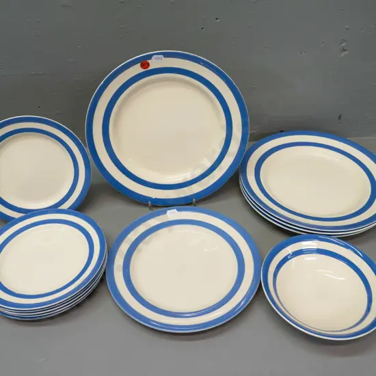 T&G Greene blue and white Cornish Ware table ware with warm ivory ground - 4 dinner plates, 6 sides, medium plate and