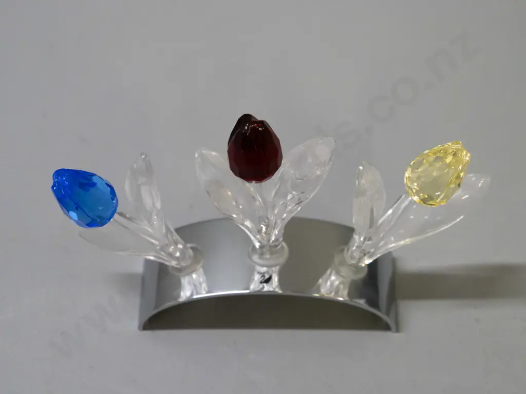 3 Swarovski crystal tulips in curved chrome stand, 3 original boxes. H-115 W-100 Image 1++
