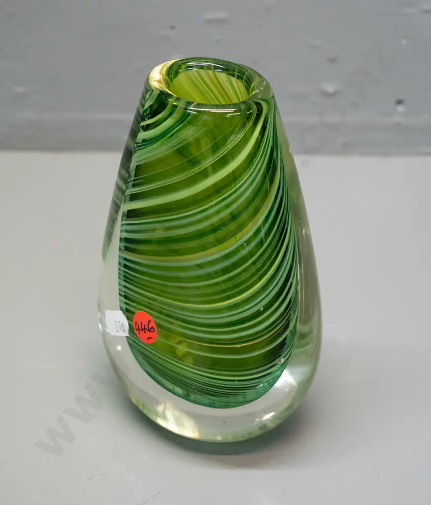 Lynden Over '08 New Zealand art glass vase - swirled green and clear teardrop shape H-160 Image 1++