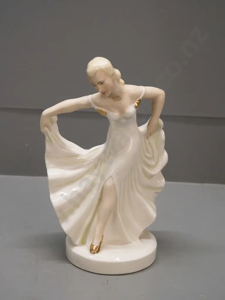 deco German porcelain dancing woman figure with gilt decoration H-220 W-140 Image 1++