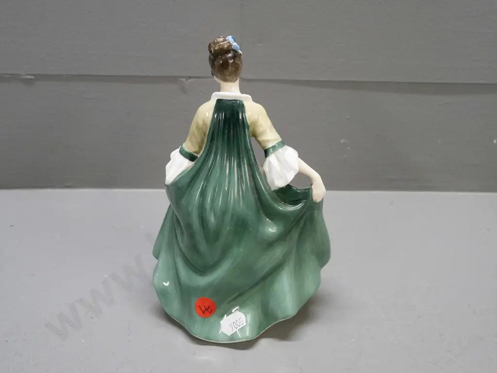 Royal Doulton "Elegance" figurine H-190 Image 1++