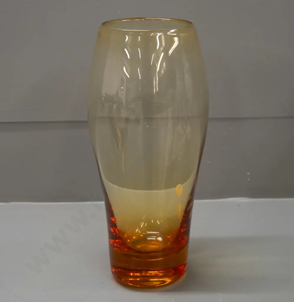 art glass vase - amber heavy-based bolster shape H-260 Image 1++