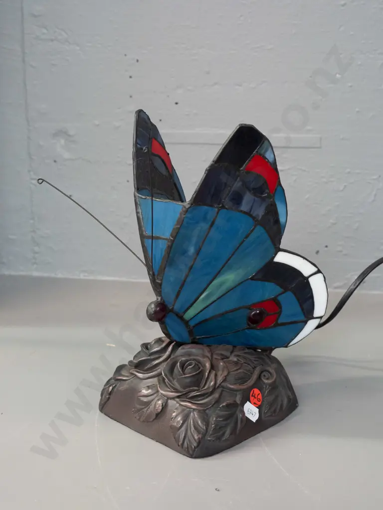 small butterfly leadlight table lamp on composite floral base H-240 Image 1++