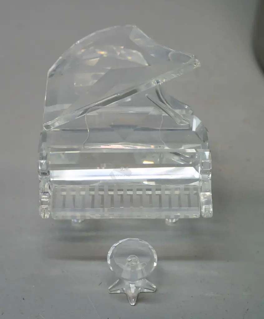 Swarovski crystal grand piano with stool, in original box H-65 L-65 Image 1++
