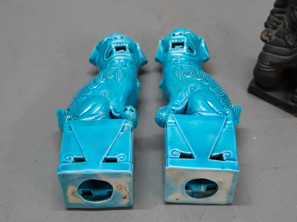 3 small Chinese figurines - pair of bright turquoise glaze foo dogs and a terracotta warrior H-135 Image 1++