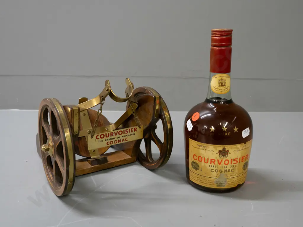 700ml bottle of Courvoisier Three Star cognac in retro cannon-themed mixed timber and brass carriage L-250 Image 1++