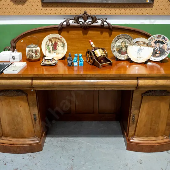 Victorian mahogany pedestal-based sideboard with shaped foliate-carved back, 3 shaped drawers, 2 cupboard doors with