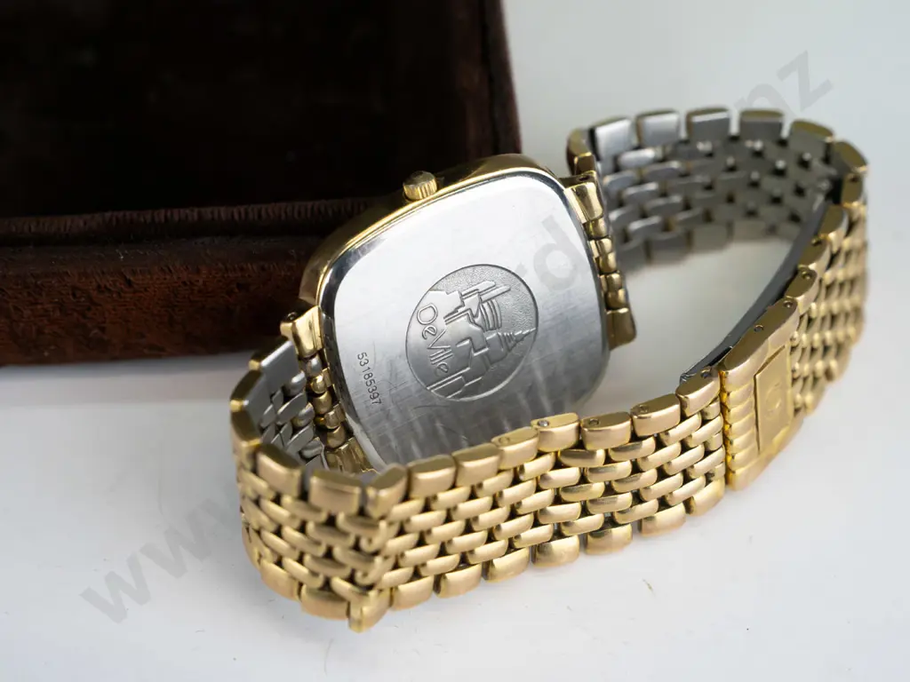 gold Omega gents watch on bracelet Image 1++