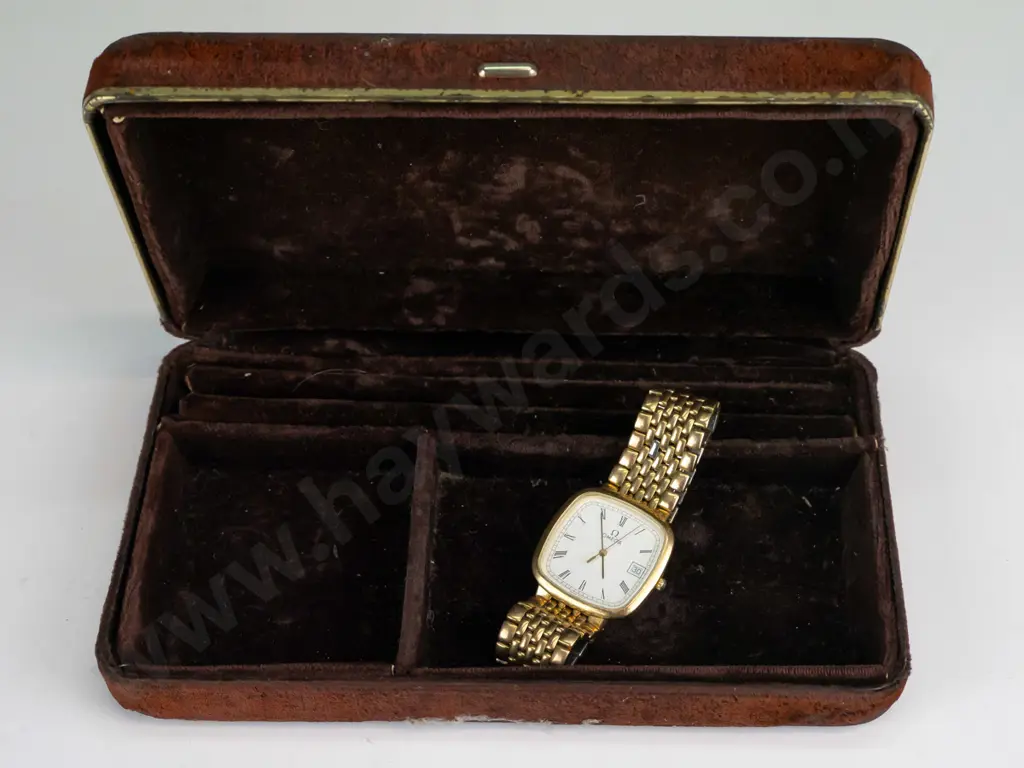 gold Omega gents watch on bracelet Image 1++
